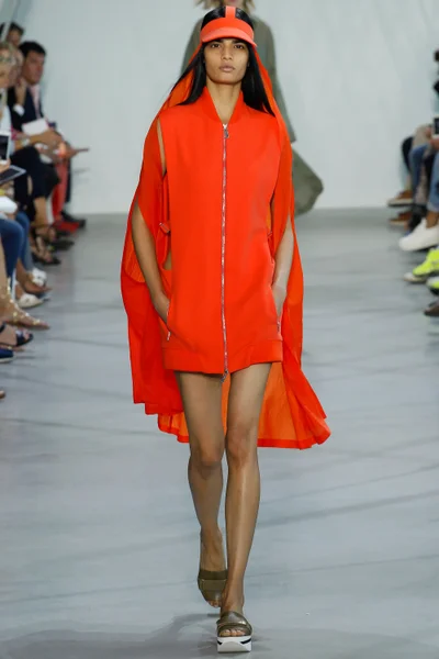 Look 32